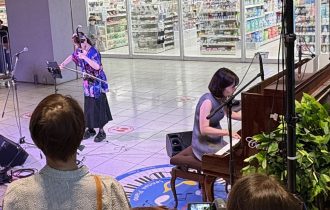 センター南駅ピアノ 10/1 コンサート「東洋の調べ ～音がつないだ道～」の様子